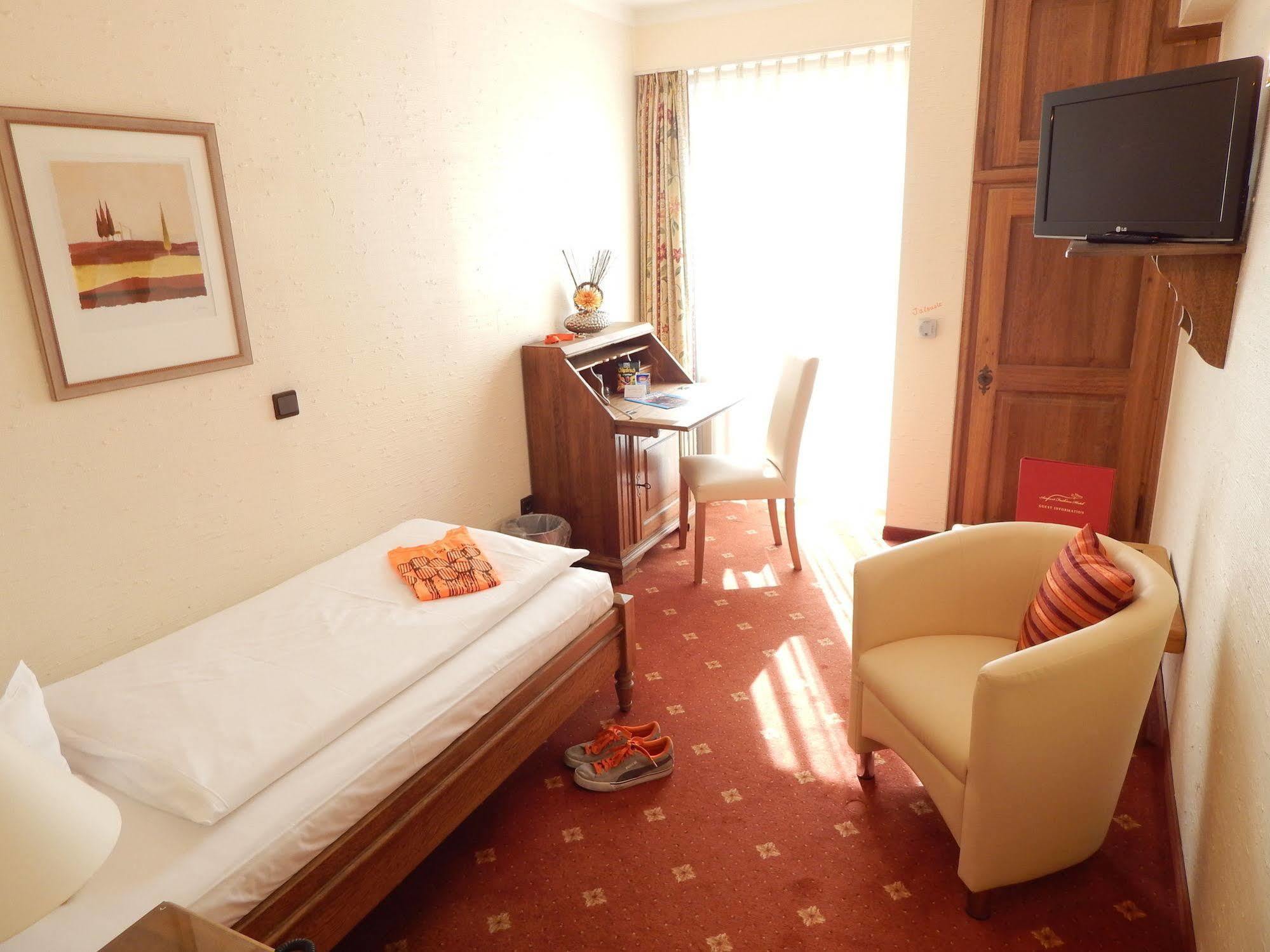 Airport Fashion Hotel 3*